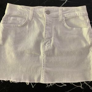 🔴 NWOT white denim cutoff mini